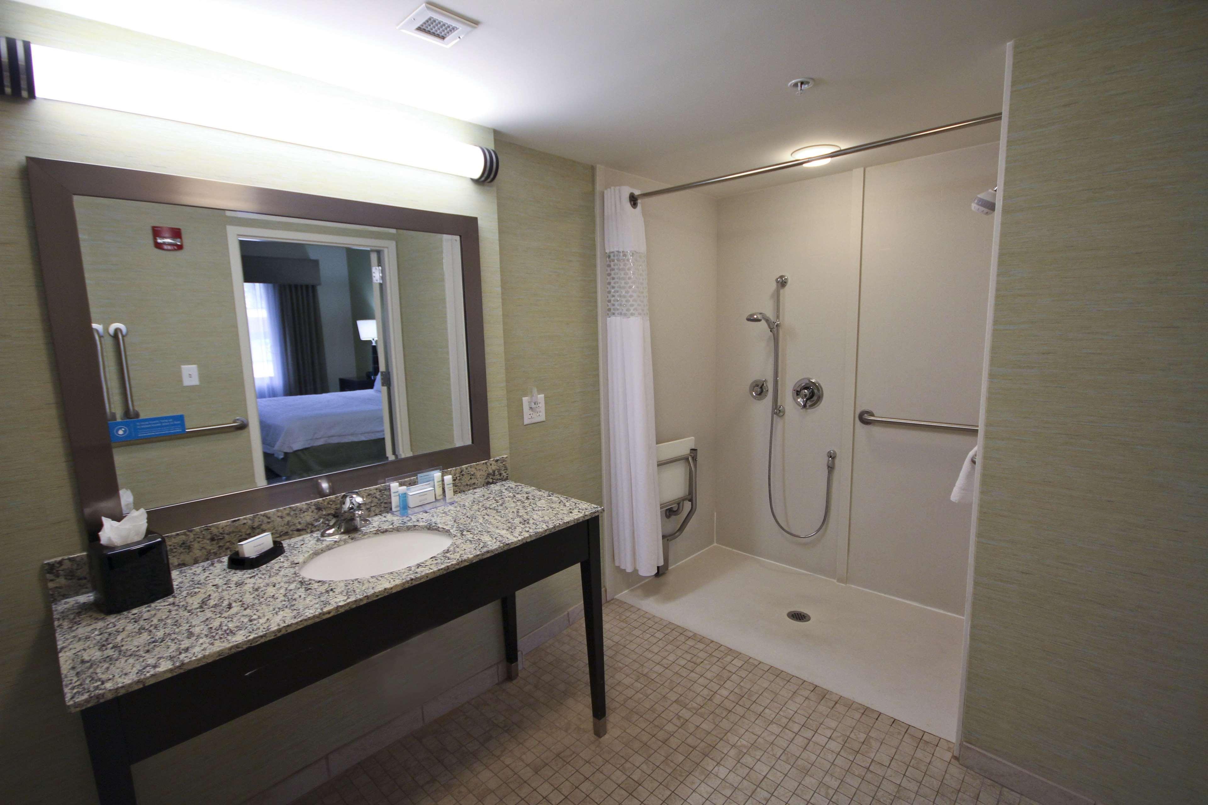 Hampton Inn & Suites Pensacola/Gulf Breeze Exterior photo