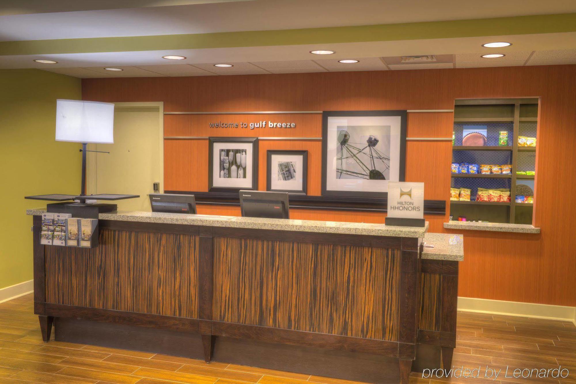 Hampton Inn & Suites Pensacola/Gulf Breeze Exterior photo
